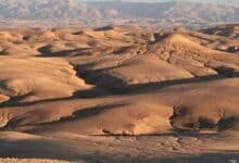 Paysage rocailleux du désert d’Agafay